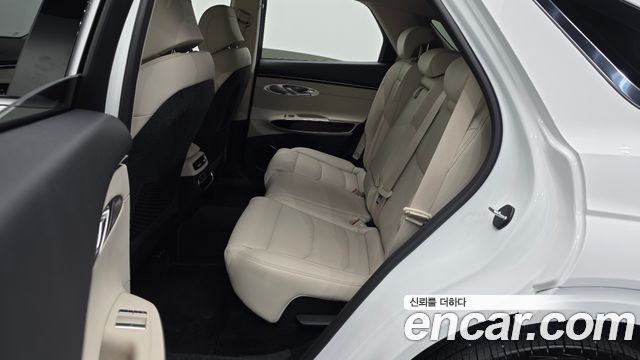 Genesis GV70 2022 — photo 19