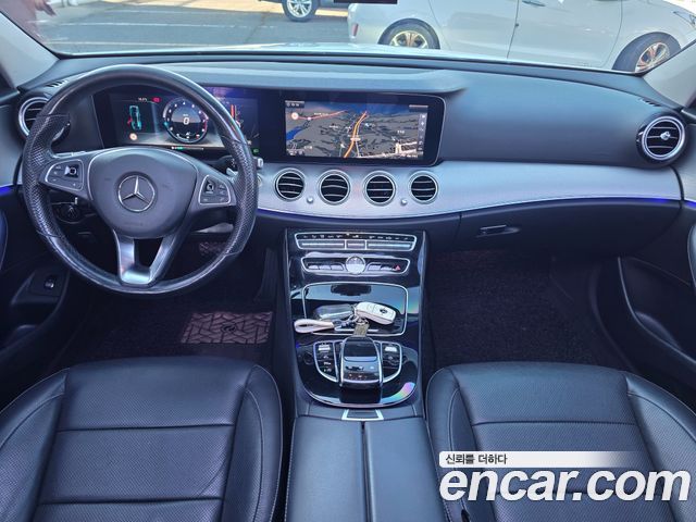 Mercedes-Benz E-Class 2017 — photo 7