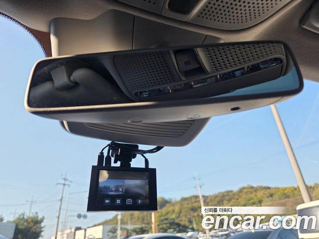 Mercedes-Benz E-Class 2017 — photo 17