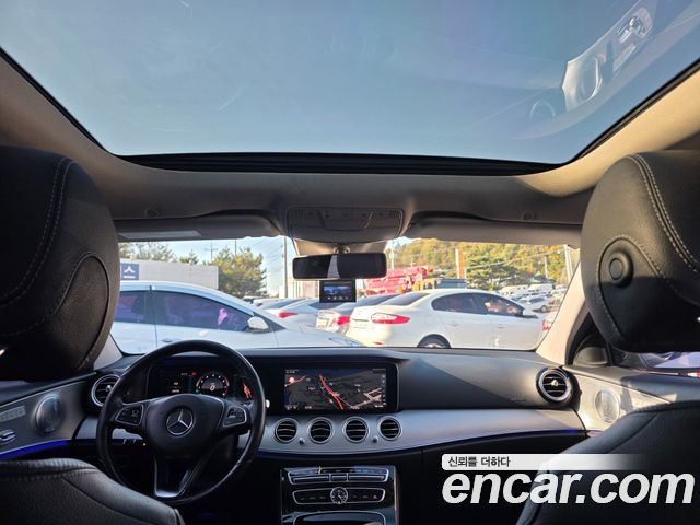 Mercedes-Benz E-Class 2017 — photo 18