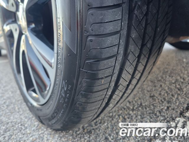 Mercedes-Benz E-Class 2017 — photo 19