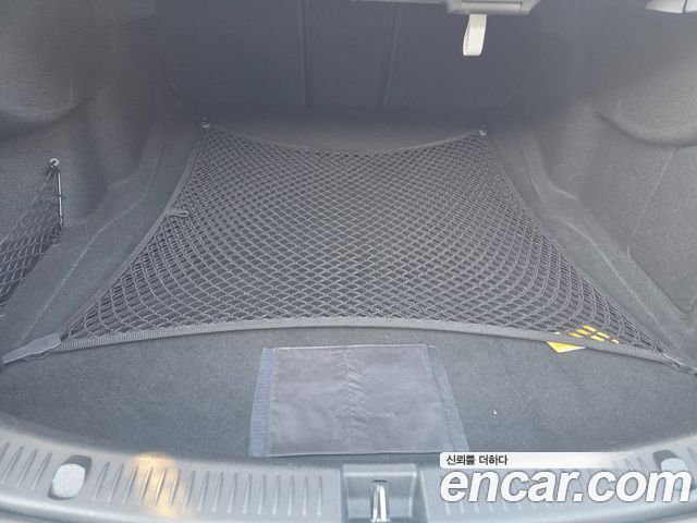Mercedes-Benz E-Class 2017 — photo 20