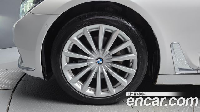 BMW 7-Series 2016 — photo 5