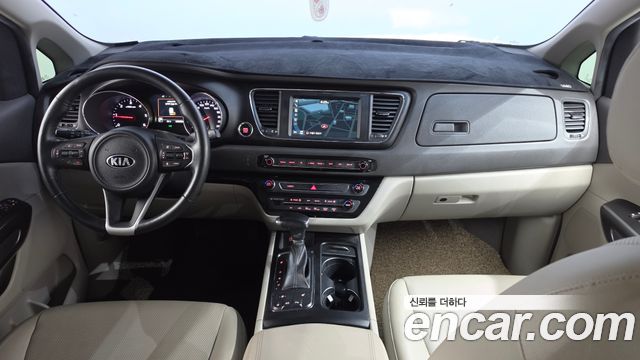 Kia Canival 2018 — photo 10