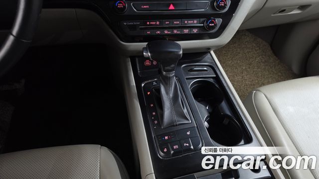 Kia Canival 2018 — photo 12
