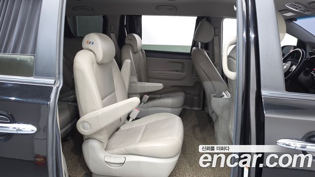 Kia Canival 2018 — photo 17