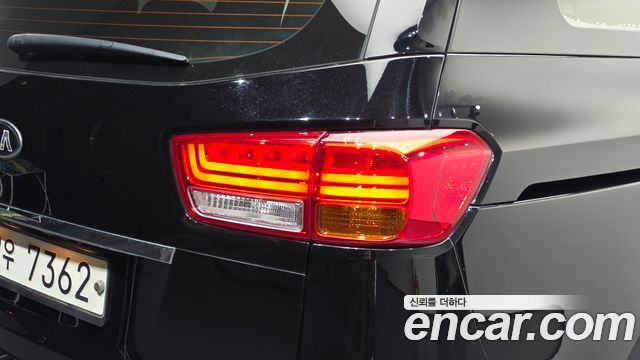 Kia Canival 2018 — photo 9