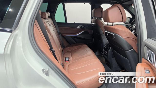 BMW X5 2025 — photo 17