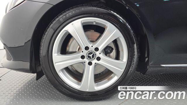 Mercedes-Benz E-Class 2018 — photo 5