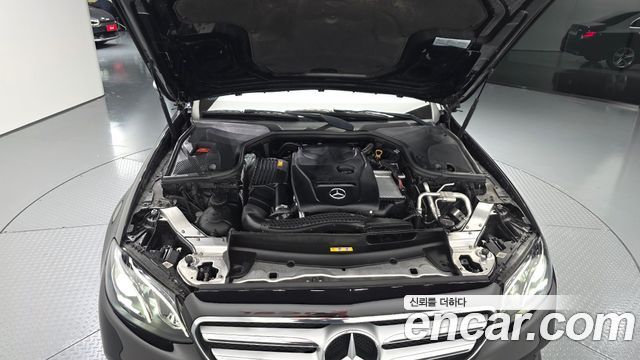 Mercedes-Benz E-Class 2018 — photo 6