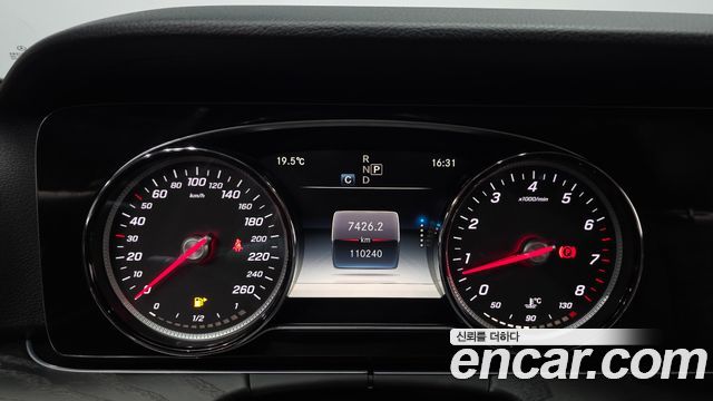 Mercedes-Benz E-Class 2018 — photo 8