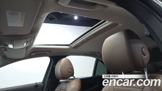 Mercedes-Benz E-Class 2018 — photo 18