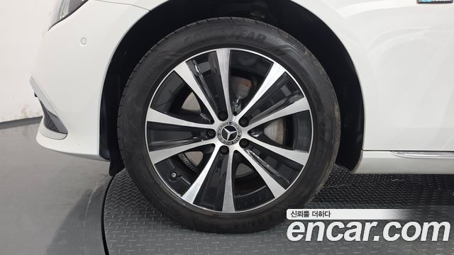 Mercedes-Benz E-Class 2021 — photo 5