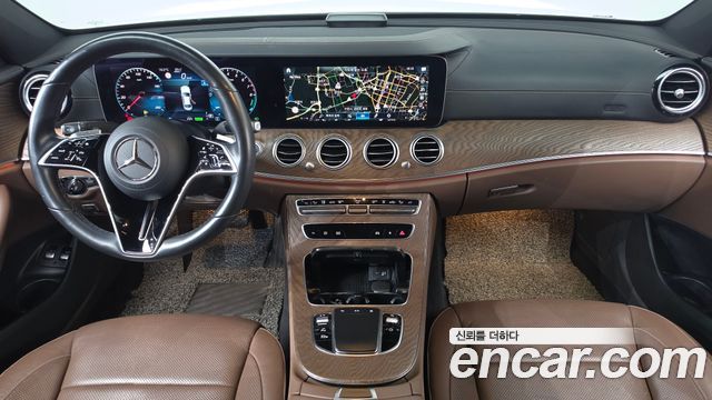 Mercedes-Benz E-Class 2021 — photo 10