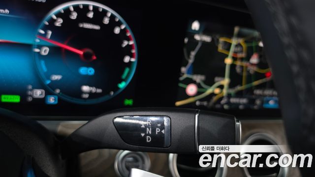 Mercedes-Benz E-Class 2021 — photo 12