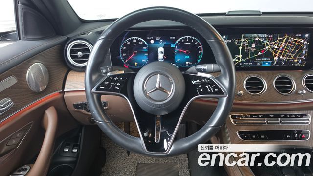 Mercedes-Benz E-Class 2021 — photo 19