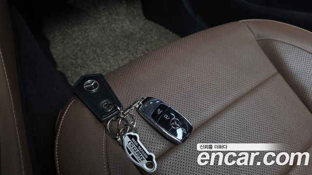 Mercedes-Benz E-Class 2021 — photo 21