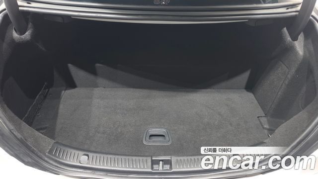 Mercedes-Benz E-Class 2021 — photo 26