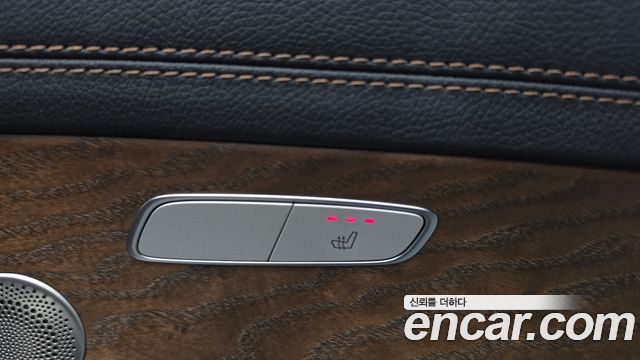 Mercedes-Benz E-Class 2021 — photo 34