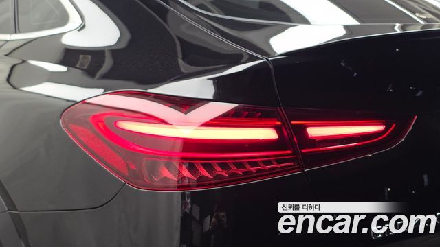 Mercedes-Benz GLE-Class 2025 — photo 9