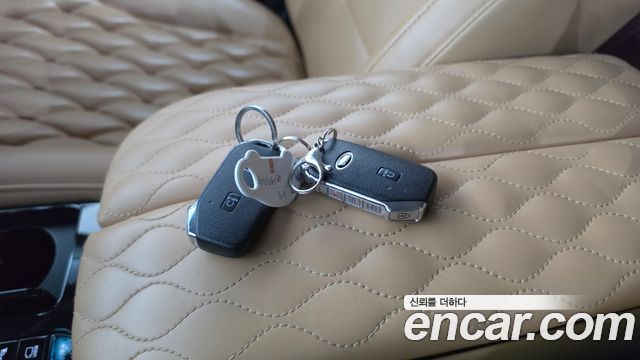 Kia K7 2020 — photo 22