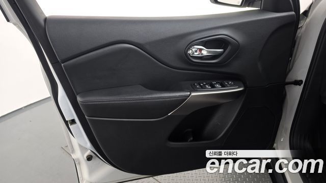 Jeep Cherokee 2019 — photo 14