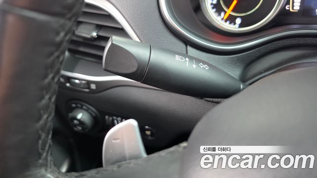 Jeep Cherokee 2019 — photo 27