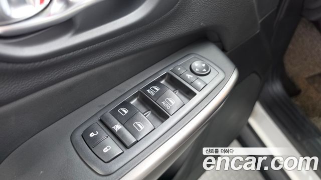 Jeep Cherokee 2019 — photo 28