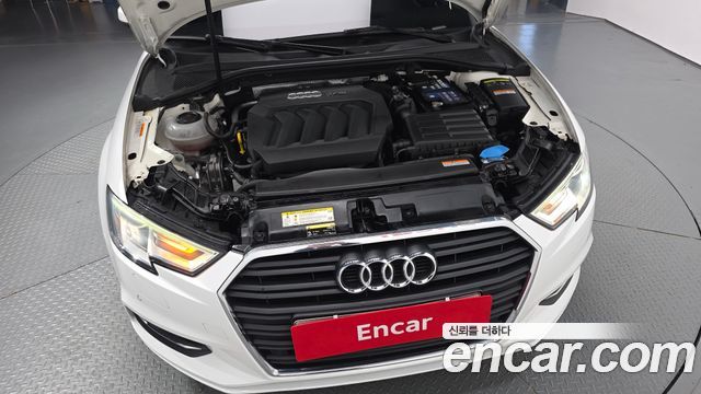Audi A3 2018 — photo 6