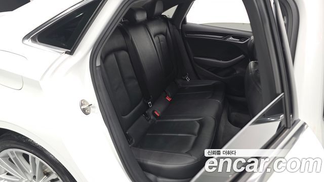 Audi A3 2018 — photo 18