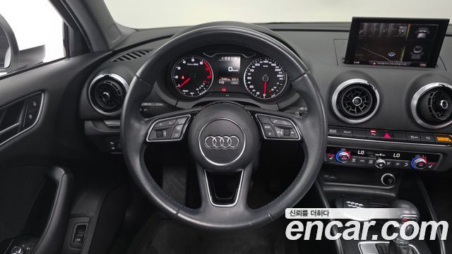 Audi A3 2018 — photo 20