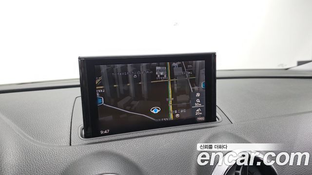 Audi A3 2018 — photo 21