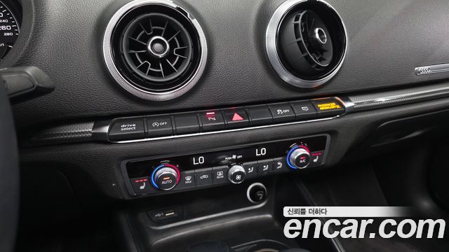 Audi A3 2018 — photo 23