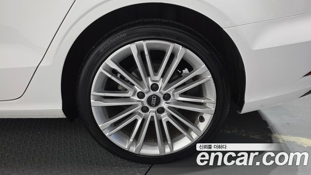Audi A3 2018 — photo 7