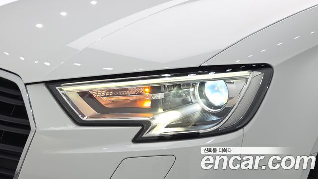 Audi A3 2018 — photo 8