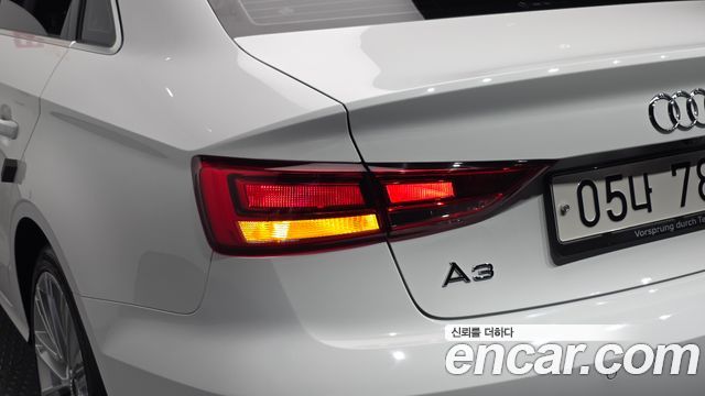 Audi A3 2018 — photo 9