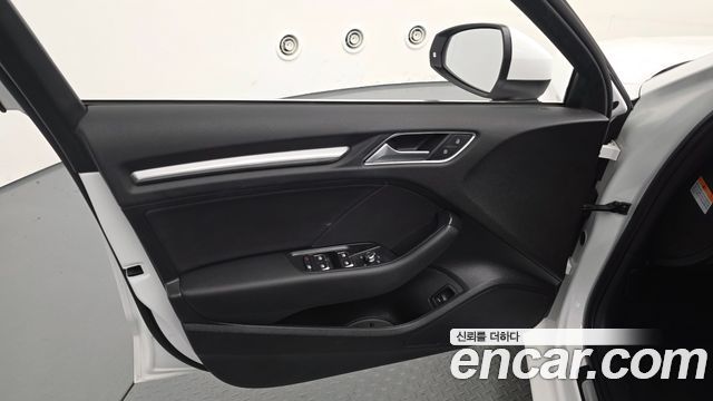 Audi A3 2018 — photo 14