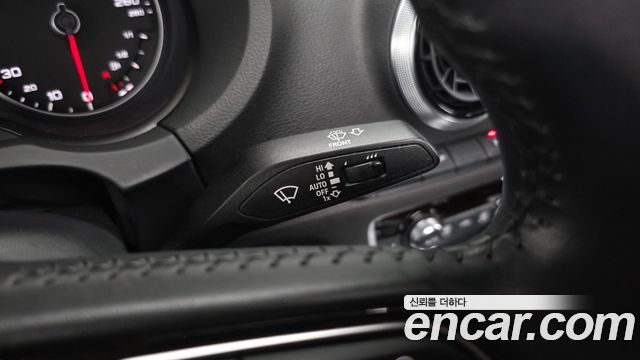 Audi A3 2018 — photo 27