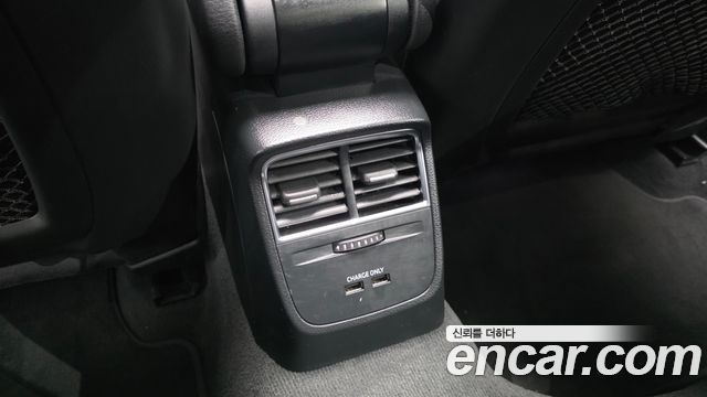 Audi A3 2018 — photo 31