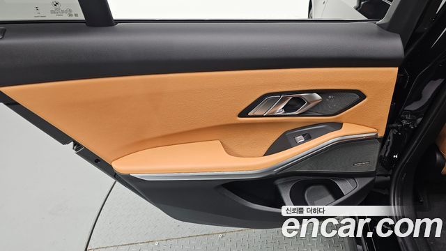 BMW 3-Series 2024 — photo 15