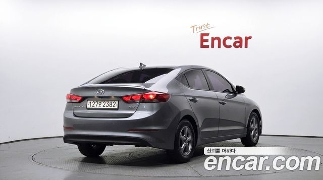 Hyundai AVANTE 2018 — photo 2