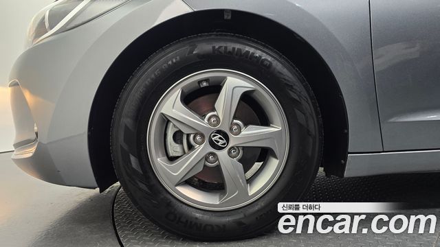 Hyundai AVANTE 2018 — photo 5