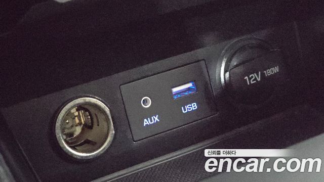 Hyundai AVANTE 2018 — photo 24