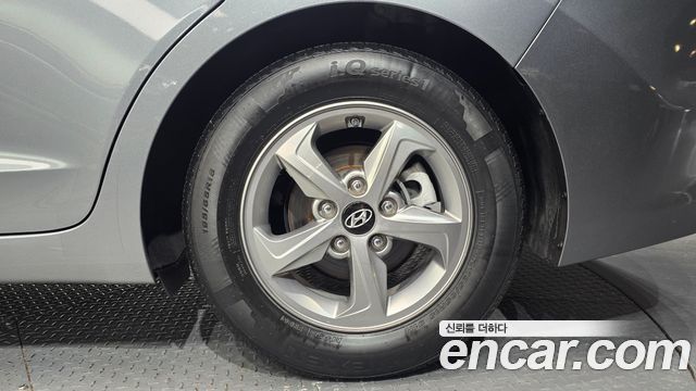 Hyundai AVANTE 2018 — photo 7