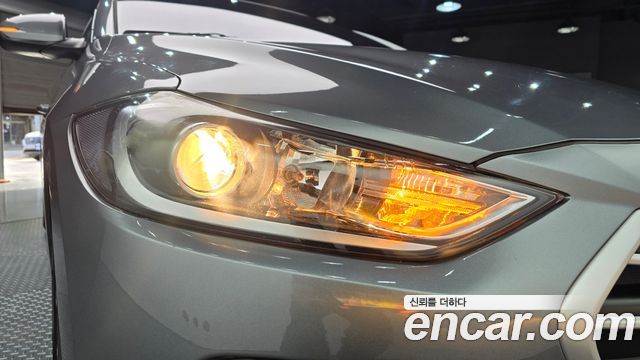 Hyundai AVANTE 2018 — photo 8