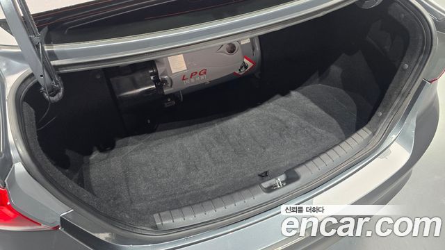 Hyundai AVANTE 2018 — photo 27