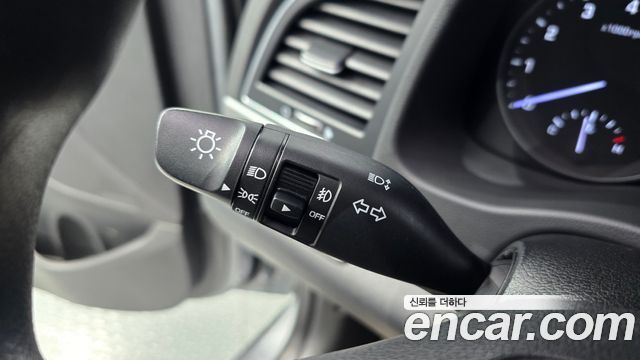 Hyundai AVANTE 2018 — photo 28