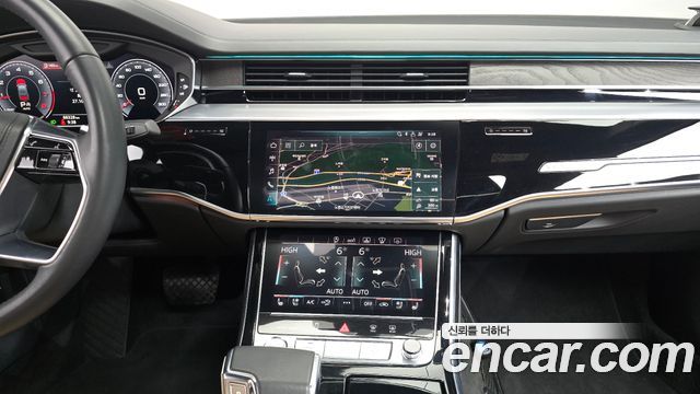 Audi A8 2020 — photo 20