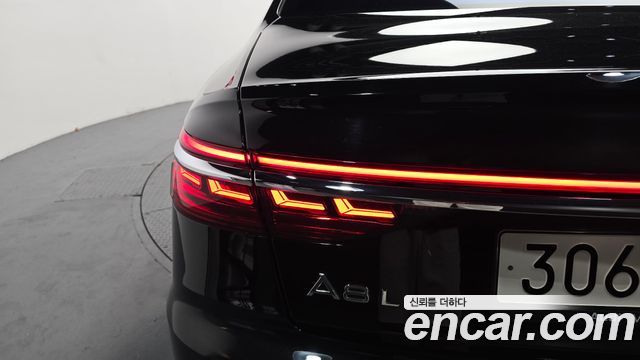 Audi A8 2020 — photo 9