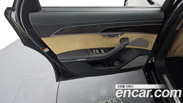 Audi A8 2020 — photo 15